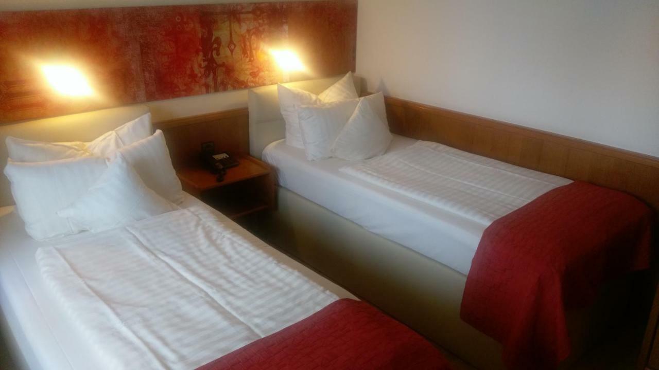 Arador-City Hotel Bad Oeynhausen Bagian luar foto